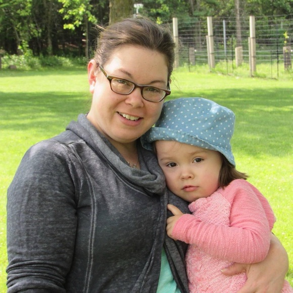 Meet your Posher, Malia - Picture 1 of 1